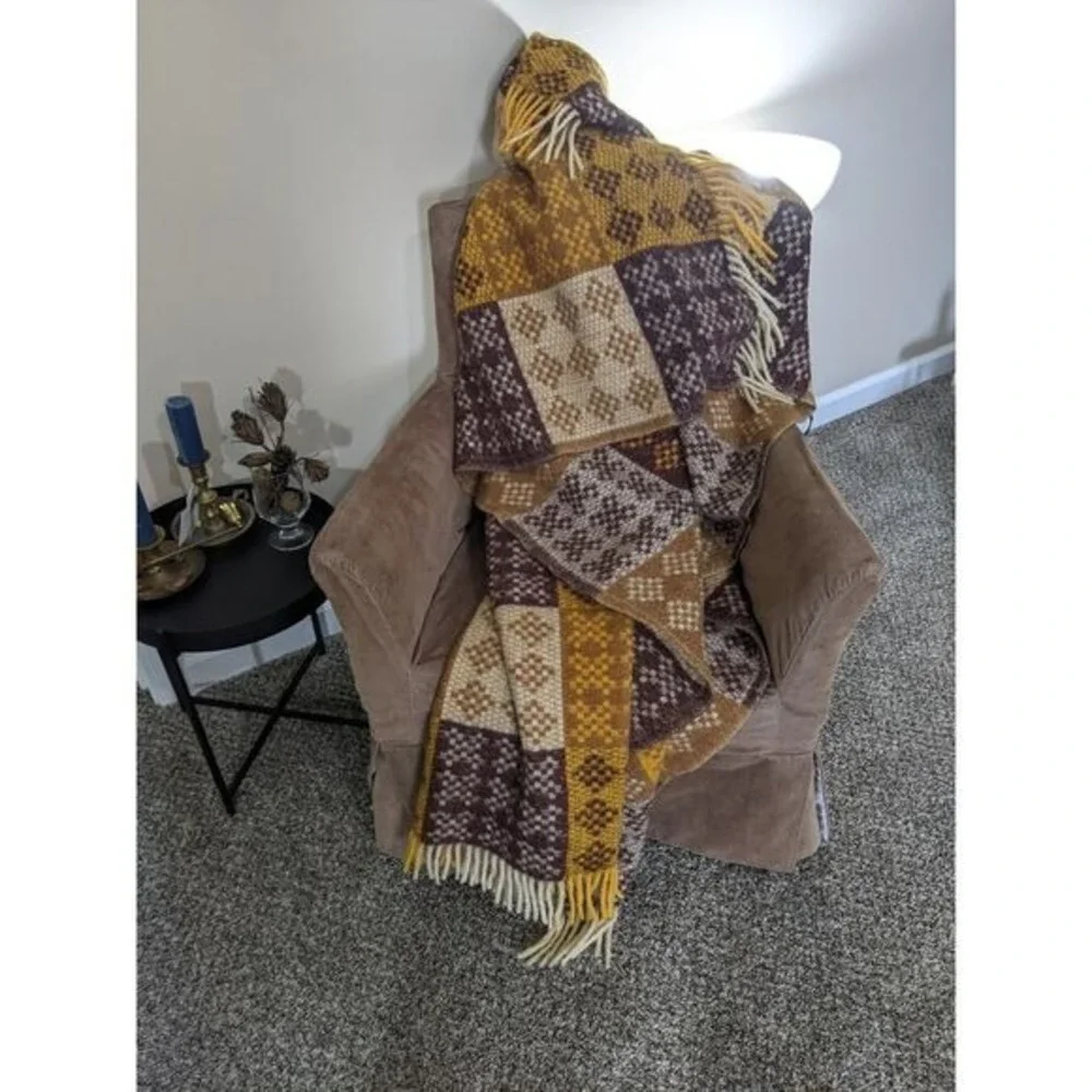 Pure Virgin Wool Te Ariki Travel Rug Blanket neutral Excellent NZ LN vintage